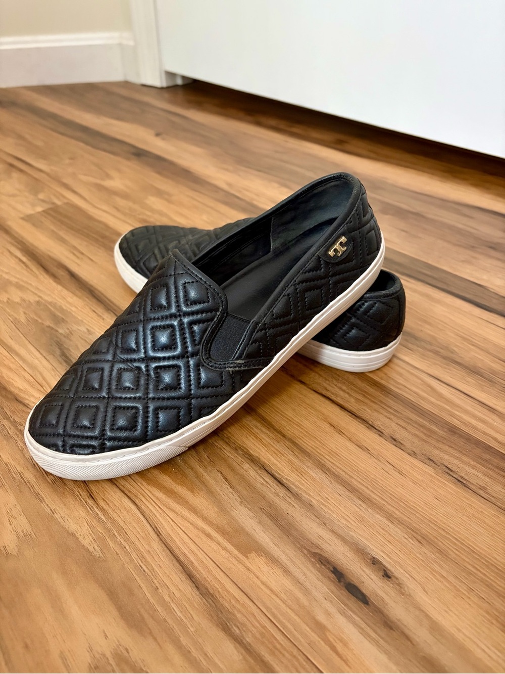 Tory Burch Jessie Quilted Leather Slip-On Sneakers Black White Size 9M